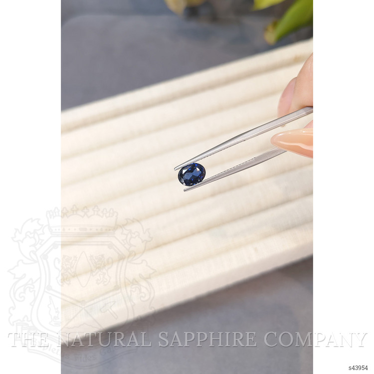 1.39 Ct. Greenish Blue Sapphire from Ceylon (Sri Lanka)