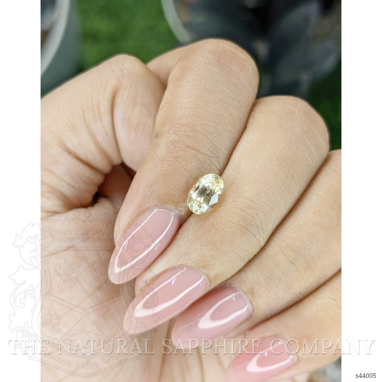 1.29 Ct. Yellow Sapphire from Ceylon (Sri Lanka)