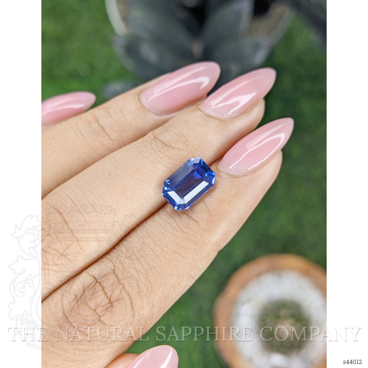 4.05 Ct. Blue Sapphire from Ceylon (Sri Lanka)