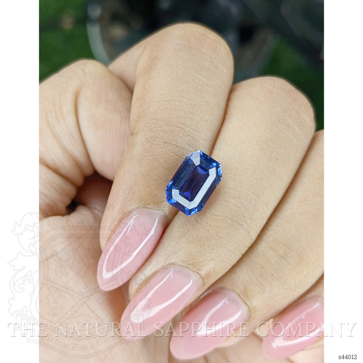 4.05 Ct. Blue Sapphire from Ceylon (Sri Lanka)