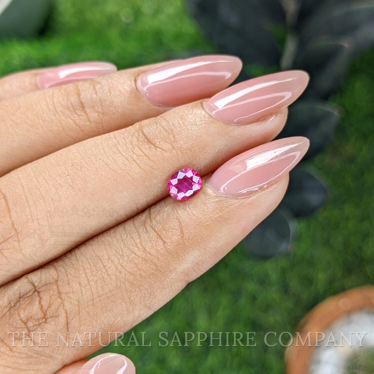 0.51 Ct. Purplish Pink Sapphire from Mozambique