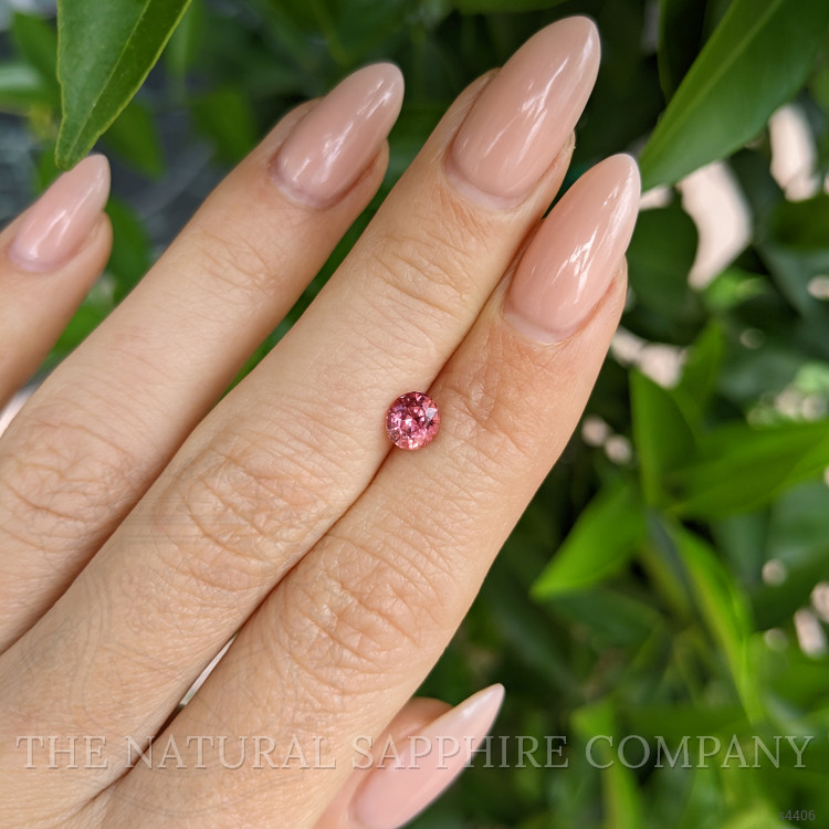 0.87 Ct. Padparadscha Sapphire from Ceylon (Sri Lanka)