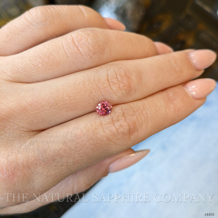 0.87 Ct. Padparadscha Sapphire from Ceylon (Sri Lanka)