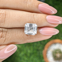 5.05 Ct. White Sapphire from Ceylon (Sri Lanka) Life Style