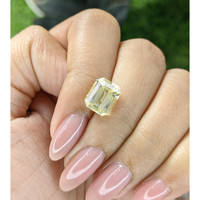 4.52 Ct. Yellow Sapphire from Ceylon (Sri Lanka) Life Style