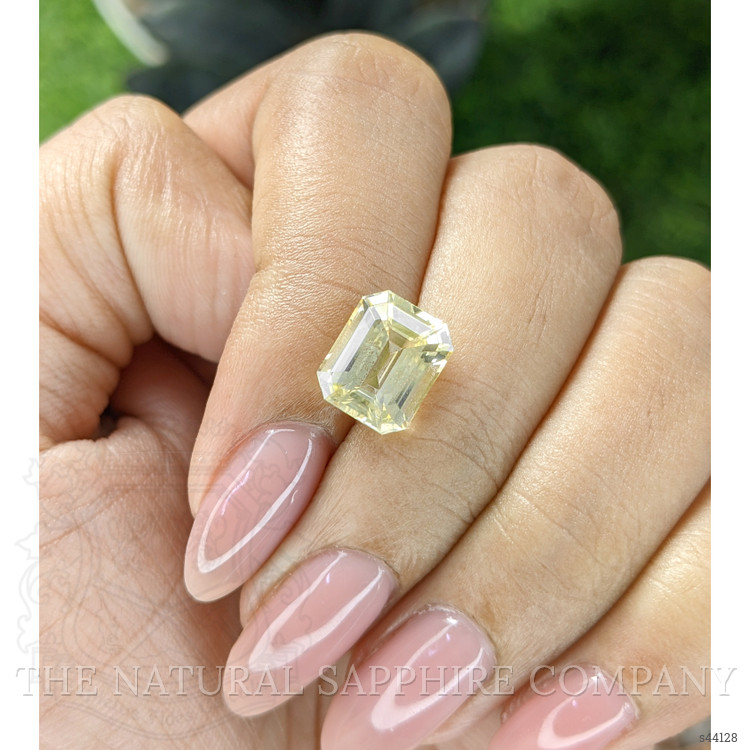 4.52 Ct. Yellow Sapphire from Ceylon (Sri Lanka)