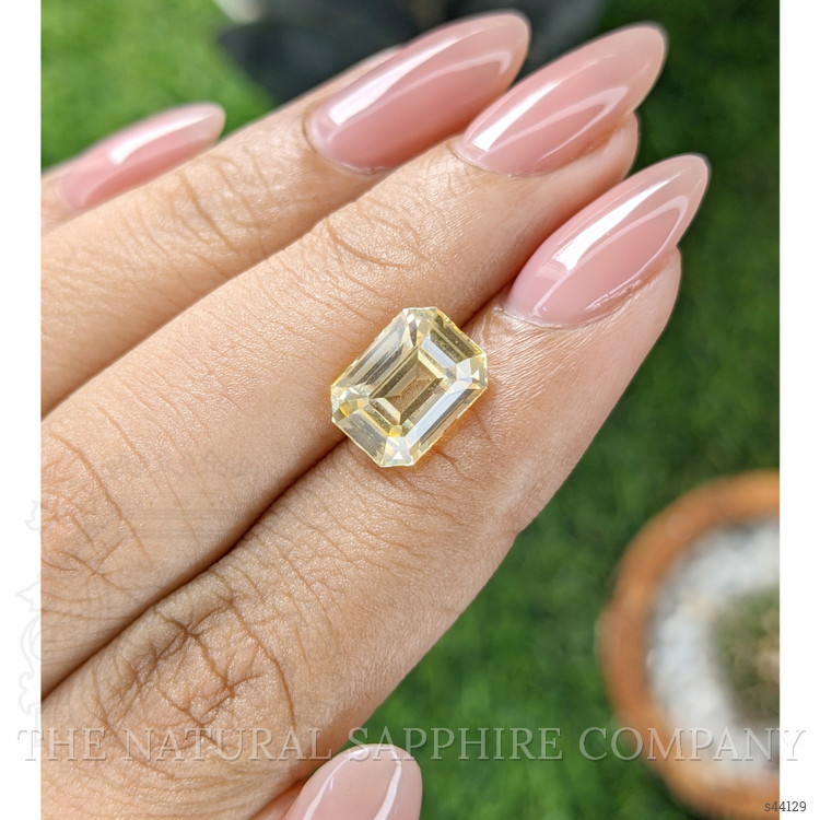 4.59 Ct. Yellow Sapphire from Ceylon (Sri Lanka)