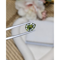 2.52 Ct. Yellowish Green Sapphire from Ceylon (Sri Lanka) Life Style