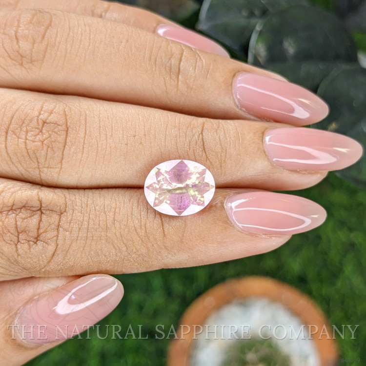 4.39 Ct. Purplish Pink Sapphire from Ceylon (Sri Lanka)