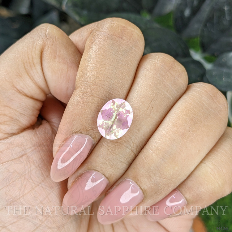 4.39 Ct. Purplish Pink Sapphire from Ceylon (Sri Lanka)