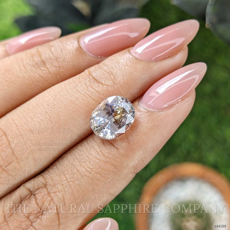 4.48 Ct. Peach Sapphire from Ceylon (Sri Lanka)