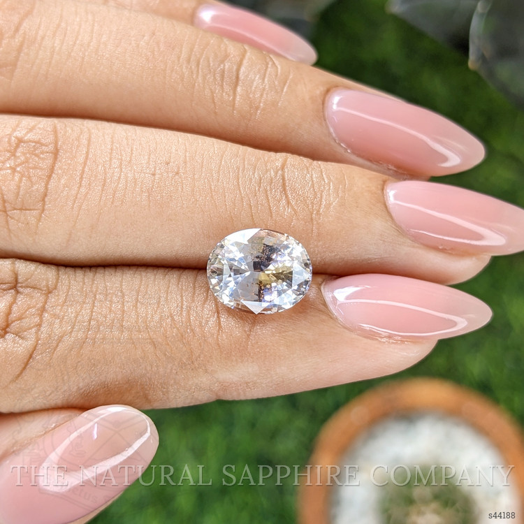 4.48 Ct. Peach Sapphire from Ceylon (Sri Lanka)