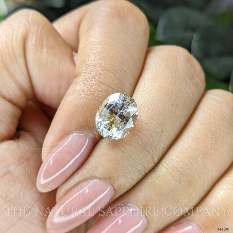 4.48 Ct. Peach Sapphire from Ceylon (Sri Lanka)