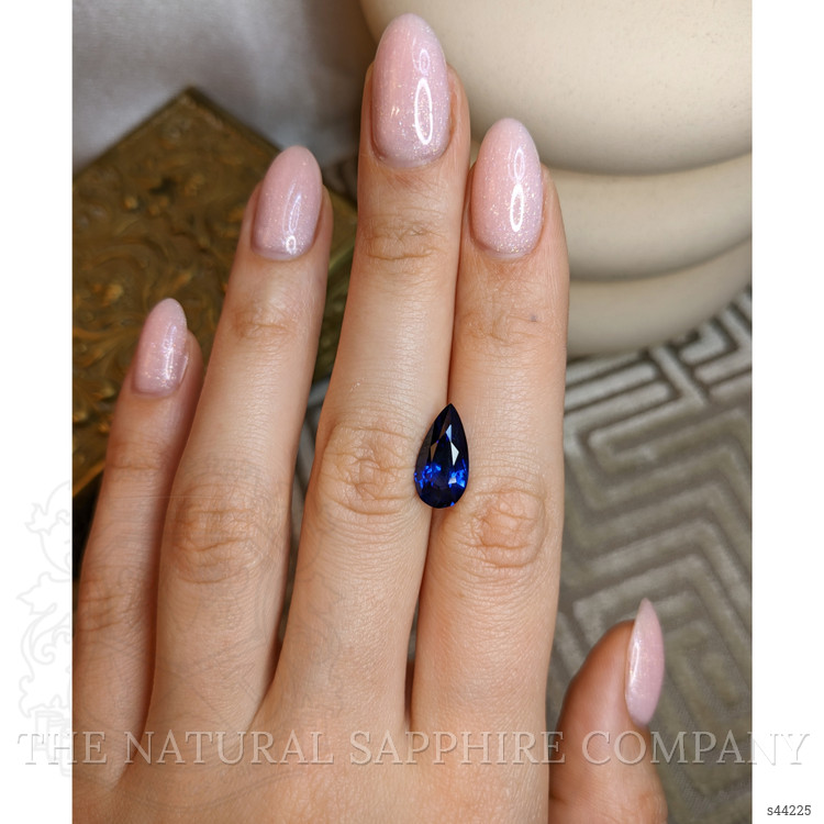 4.21 Ct. Blue Sapphire from Ceylon (Sri Lanka)