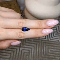 4.21 Ct. Blue Sapphire from Ceylon (Sri Lanka) Life Style
