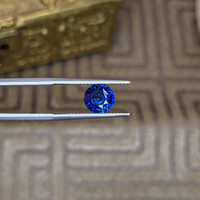 2.10 Ct. Blue Sapphire from Ceylon (Sri Lanka) Life Style