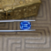 4.56 Ct. Blue Sapphire from Ceylon (Sri Lanka) Life Style