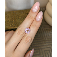 4.05 Ct. Pinkish Purple Sapphire from Ceylon (Sri Lanka) Life Style