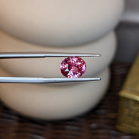 3.03 Ct. Purplish Pink Sapphire from Ceylon (Sri Lanka) Life Style