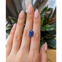 7.58 Ct. Blue Sapphire from Ceylon (Sri Lanka) Life Style