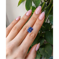 7.58 Ct. Blue Sapphire from Ceylon (Sri Lanka) Life Style