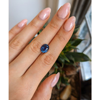 4.02 Ct. Blue Sapphire from Ceylon (Sri Lanka) Life Style