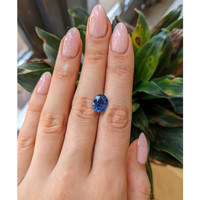 4.02 Ct. Blue Sapphire from Ceylon (Sri Lanka) Life Style