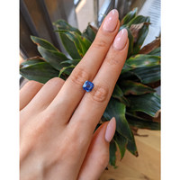 3.10 Ct. Blue Sapphire from Ceylon (Sri Lanka) Life Style