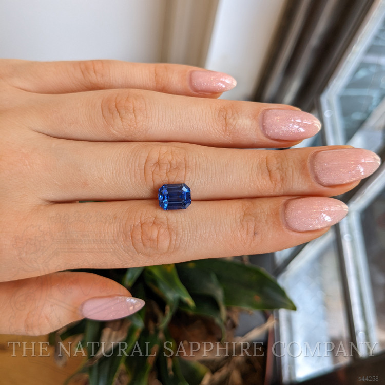 4.06 Ct. Blue Sapphire from Ceylon (Sri Lanka)