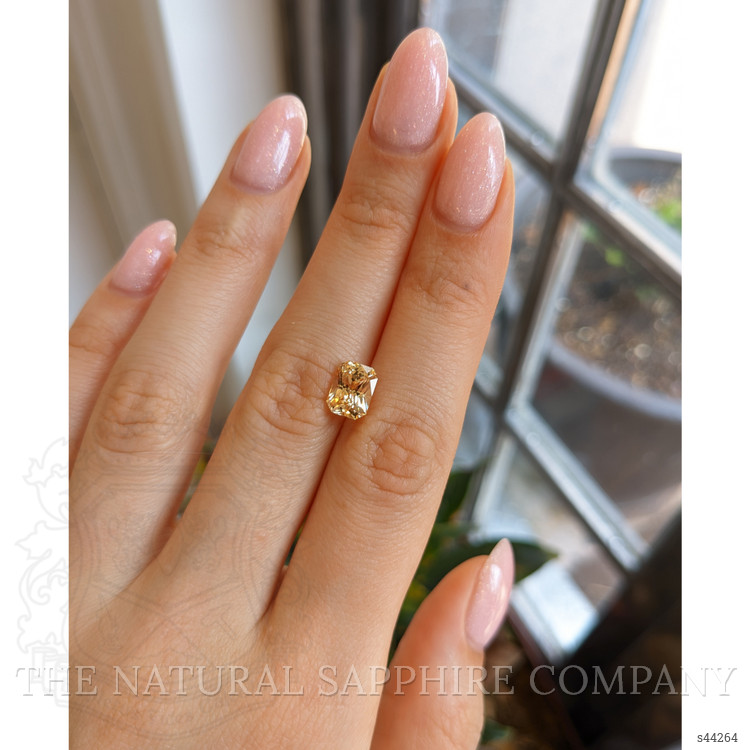2.99 Ct. Peach Sapphire from Ceylon (Sri Lanka)