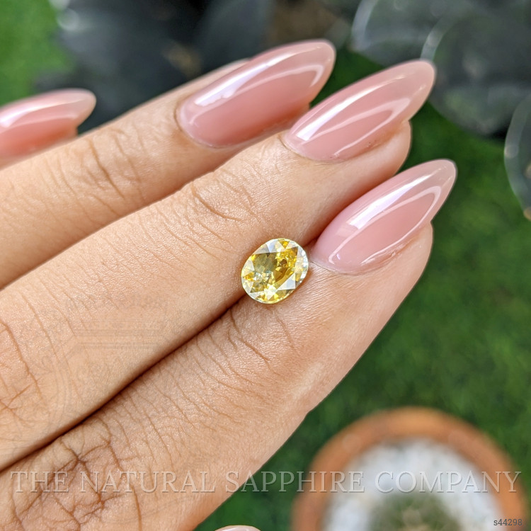 1.06 Ct. Yellow Sapphire from Ceylon (Sri Lanka)