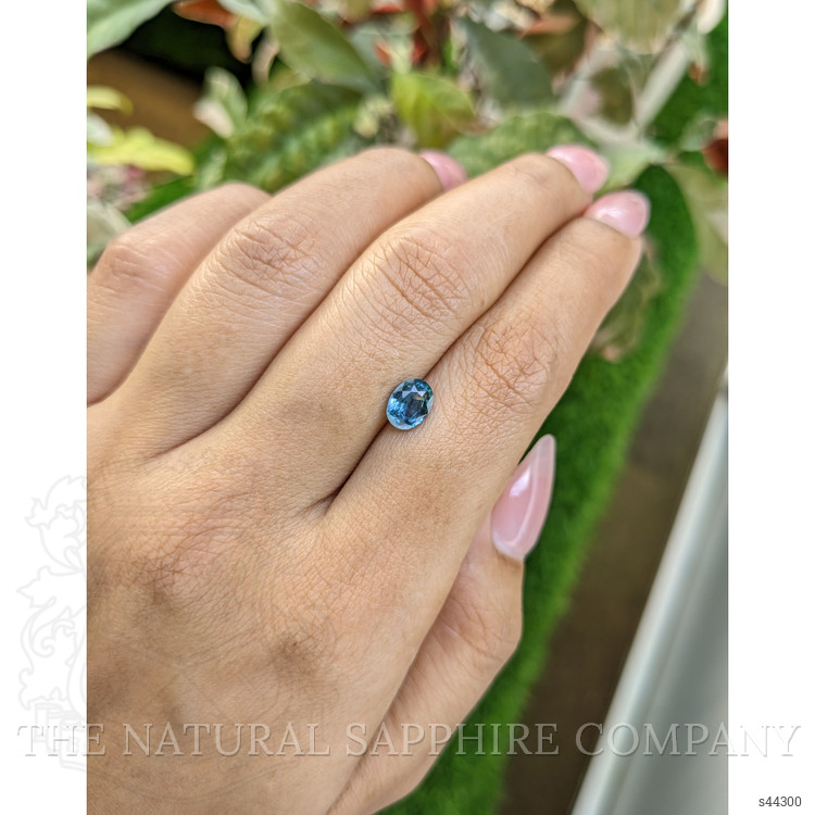 1.05 Ct. Greenish Blue Sapphire from Ceylon (Sri Lanka)