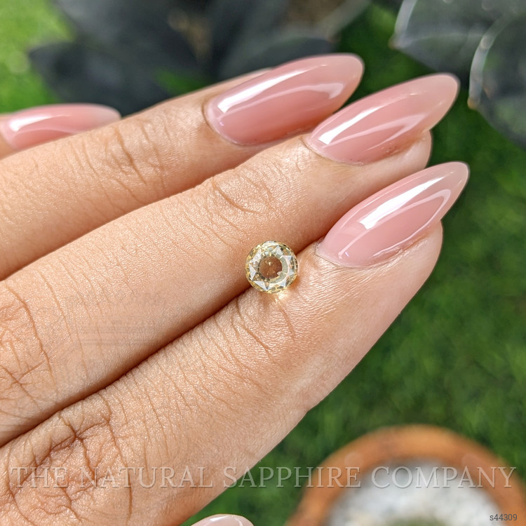 1.07 Ct. Yellow Sapphire from Ceylon (Sri Lanka)