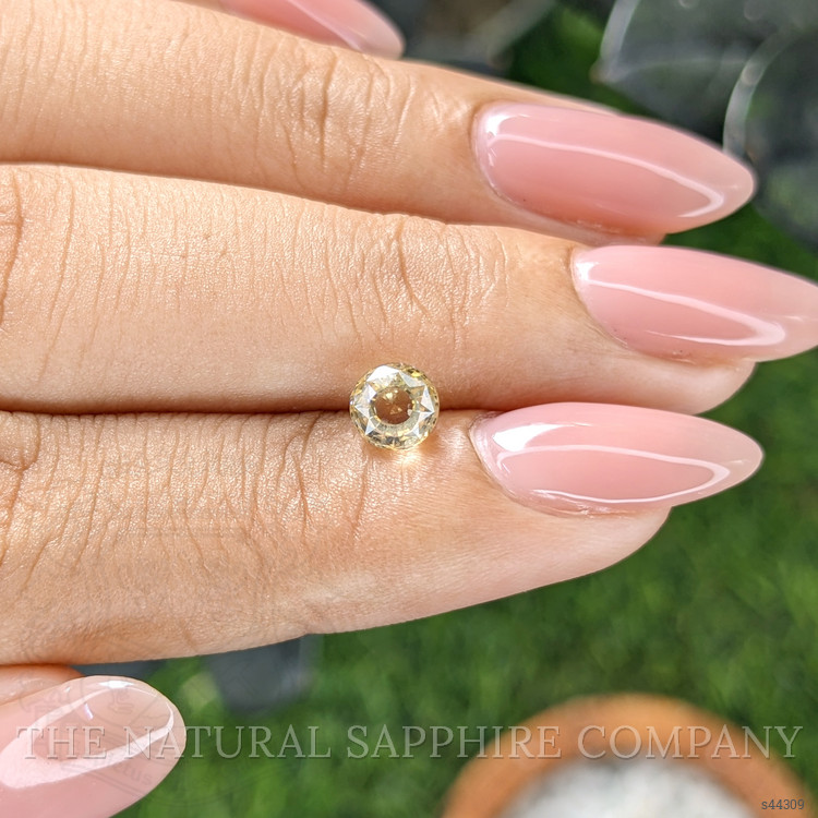 1.07 Ct. Yellow Sapphire from Ceylon (Sri Lanka)