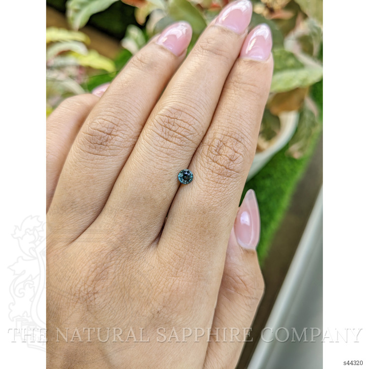 0.39 Ct. Bluish Green Sapphire from Ceylon (Sri Lanka)