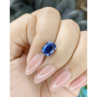 3.02 Ct. Blue Sapphire from Ceylon (Sri Lanka) Life Style