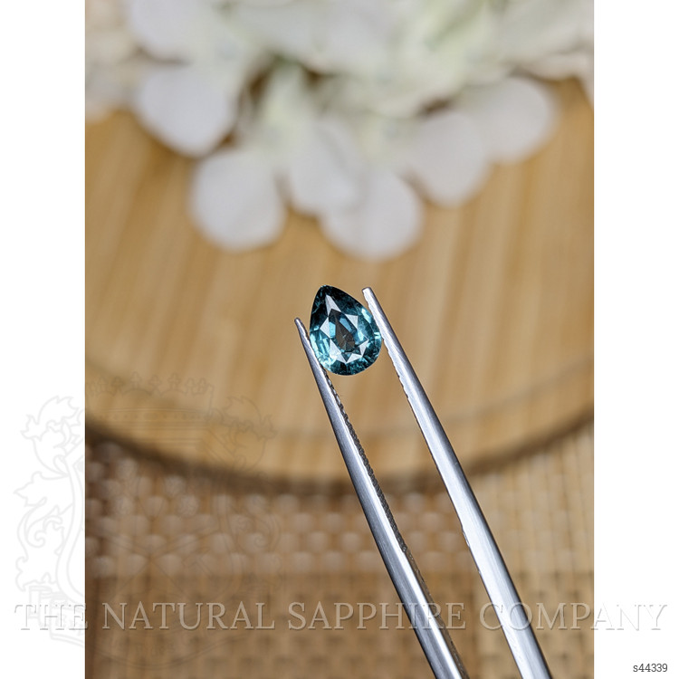 1.05 Ct. Greenish Blue Sapphire from Ceylon (Sri Lanka)
