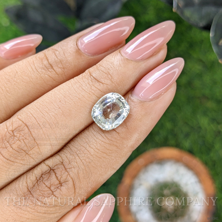 4.04 Ct. Yellowish Green Sapphire from Ceylon (Sri Lanka)