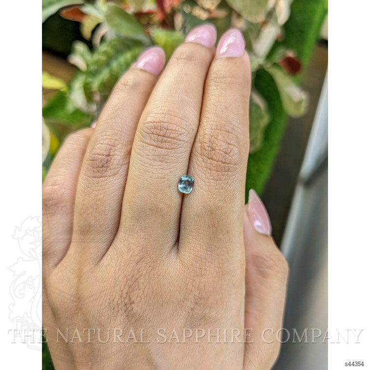 0.49 Ct. Bluish Green Sapphire from Ceylon (Sri Lanka)