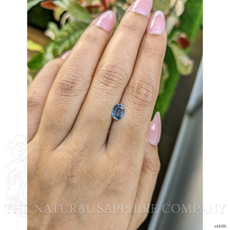 0.91 Ct. Greenish Blue Sapphire from Ceylon (Sri Lanka)
