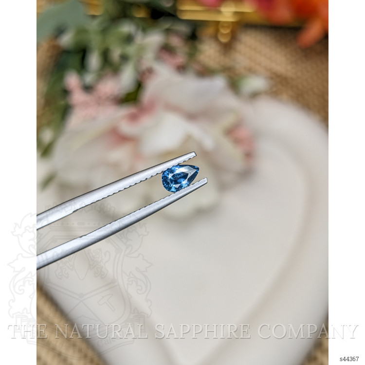 0.53 Ct. Greenish Blue Sapphire from Ceylon (Sri Lanka)
