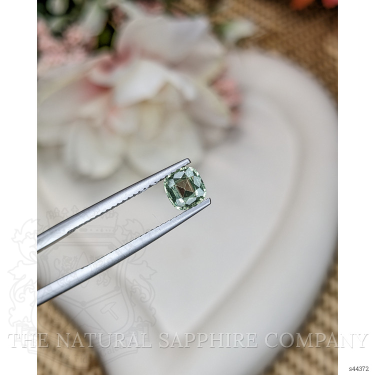 0.85 Ct. Yellowish Green Sapphire from Ceylon (Sri Lanka)