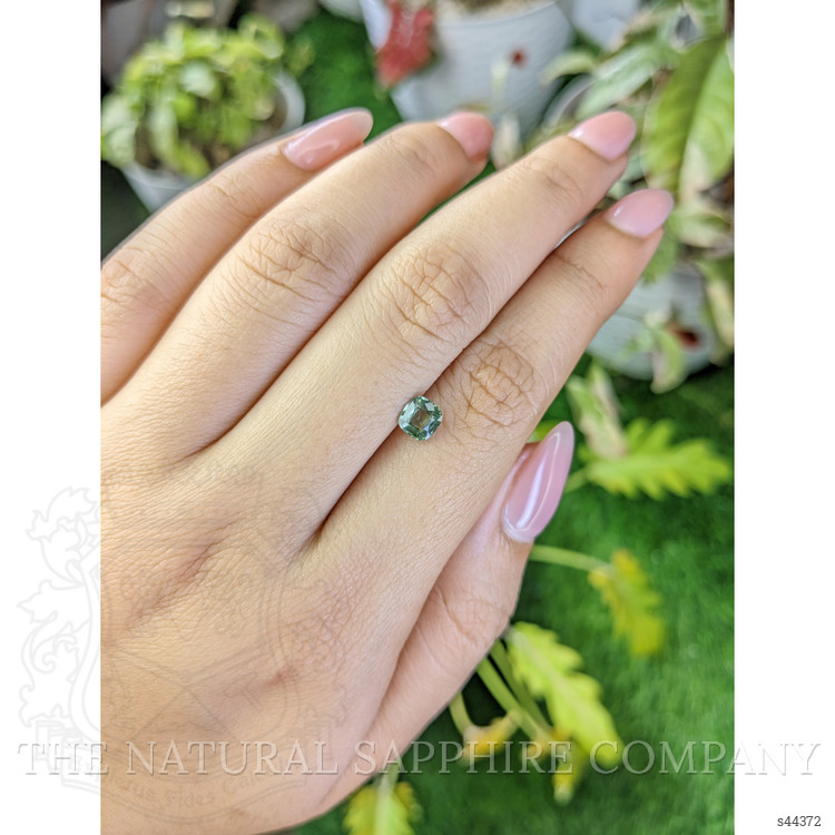 0.85 Ct. Yellowish Green Sapphire from Ceylon (Sri Lanka)