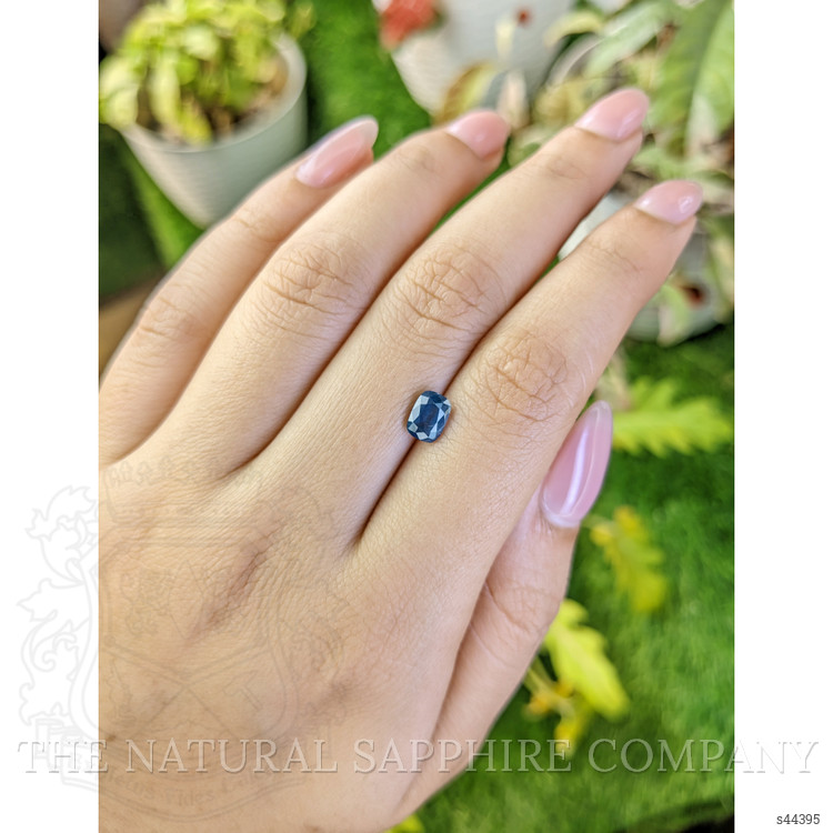 1.21 Ct. Greenish Blue Sapphire from Ceylon (Sri Lanka)