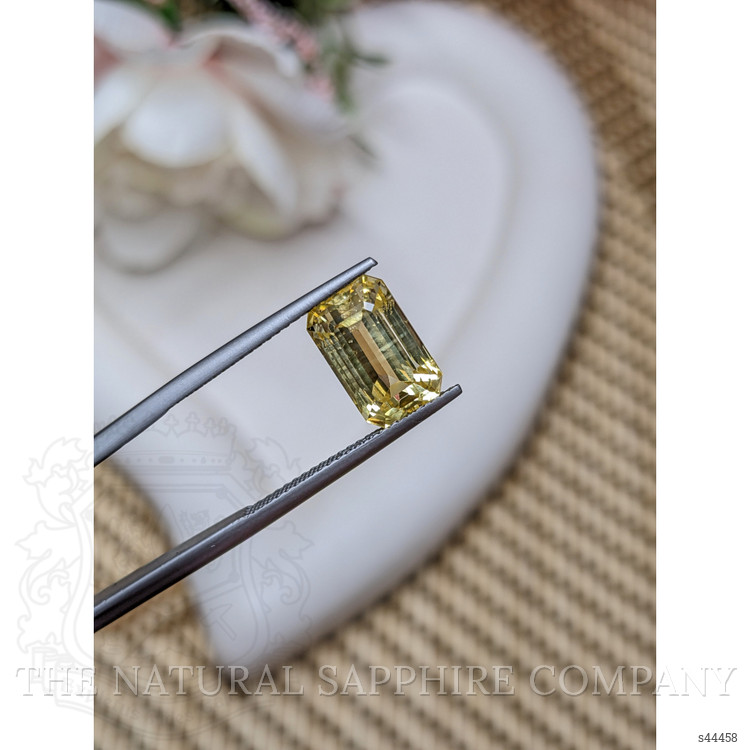 5.60 Ct. Yellow Sapphire from Ceylon (Sri Lanka)