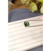 4.13 Ct. Bi Color / Parti Sapphire from Madagascar Life Style