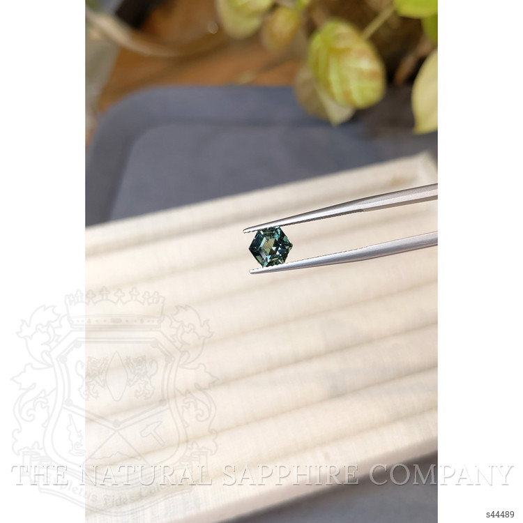 1.71 Ct. Green Sapphire from Ceylon (Sri Lanka)