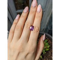 5.06 Ct. Purplish Pink Sapphire from Ceylon (Sri Lanka) Life Style