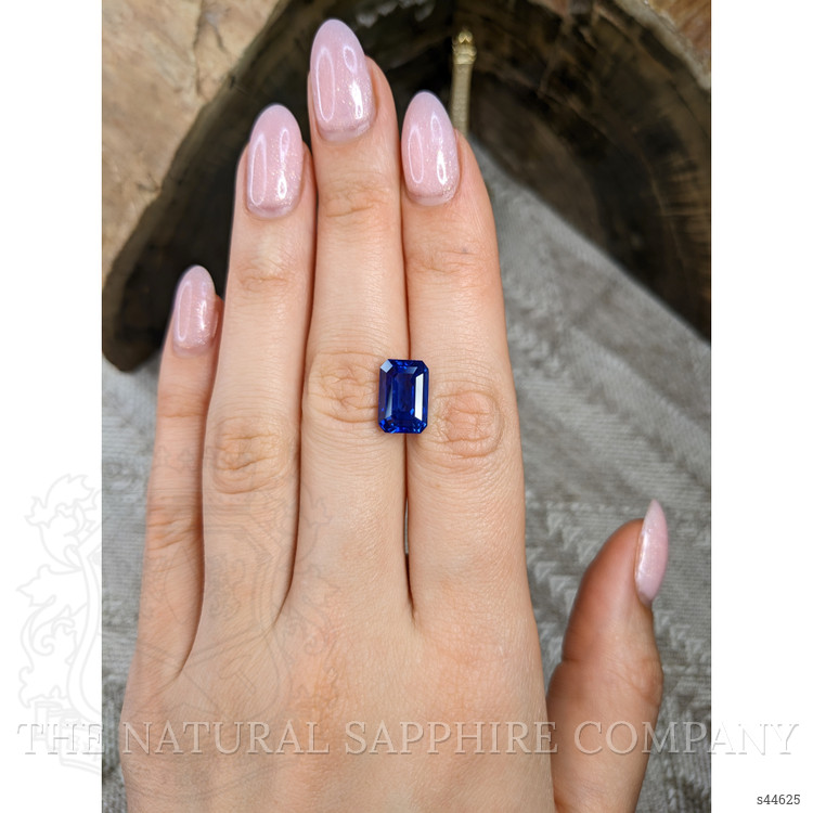 7.73 Ct. Blue Sapphire from Ceylon (Sri Lanka)