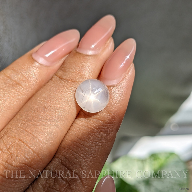 4.56 Ct. Grey Star Sapphire from Ceylon (Sri Lanka)